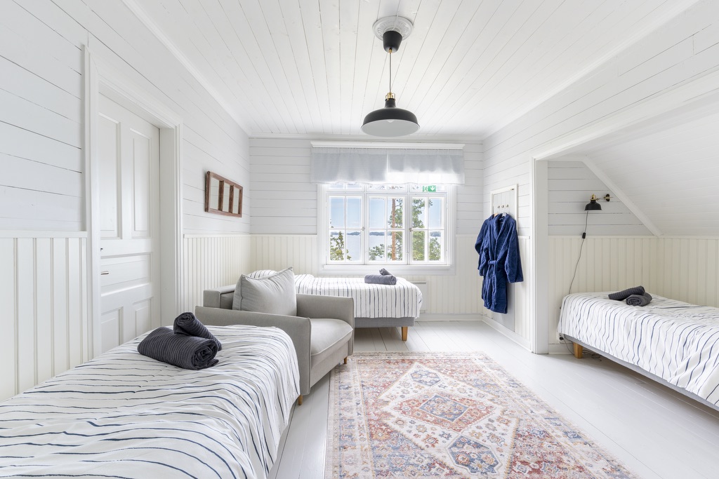 KOKOUSPÄIVÄ SAARISTOSSA.